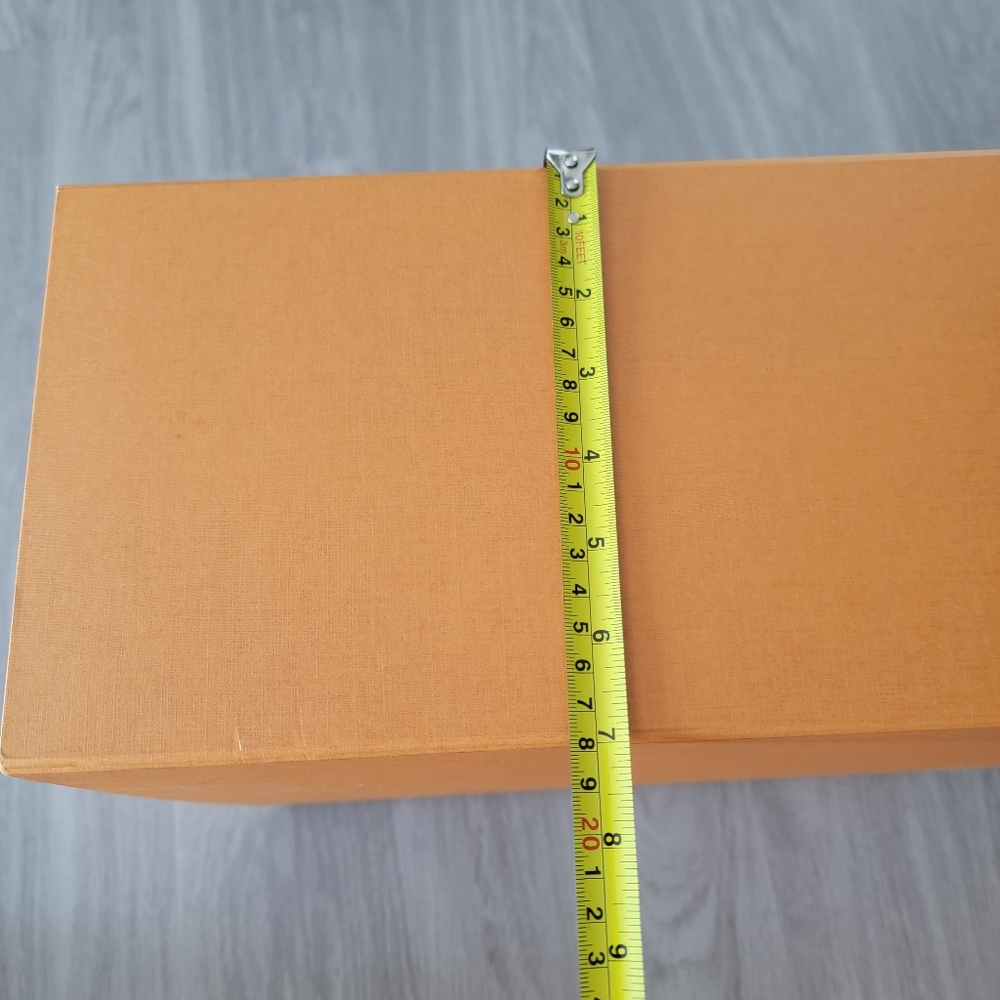 Authentic Large Louis Vuitton box pull - Picture 5 of 7